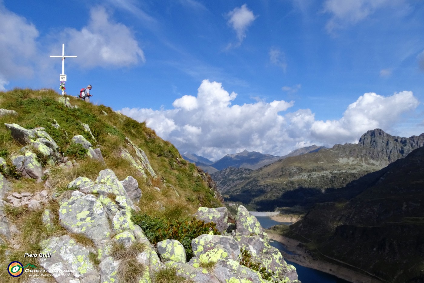 32 Non sono solo in Cima di Mezzeno.JPG